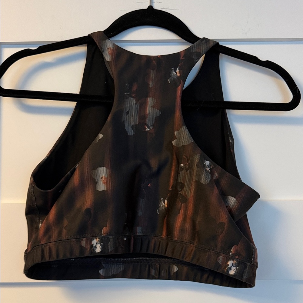 Peloton Show Up Floral High Neck - Picture 2 of 4